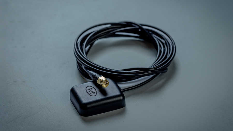 GNSS antennas and cabling